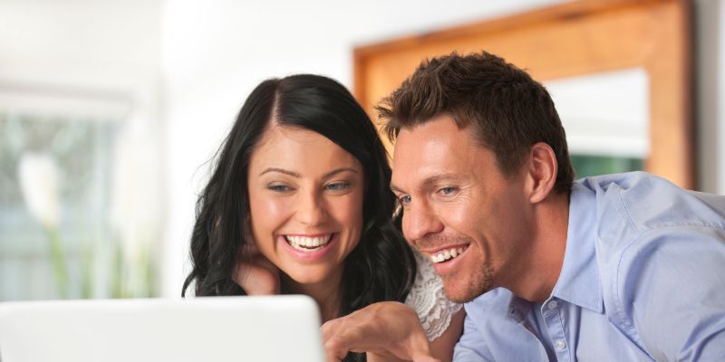 couple computer